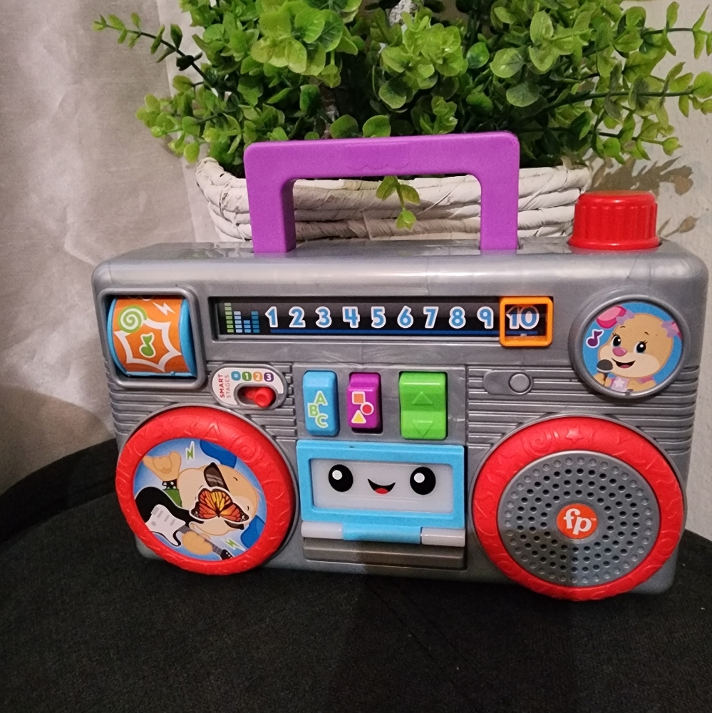 Fisher-Price Laugh And Learn Busy Boombox Lights, Sounds And Songs 6-36 Mos